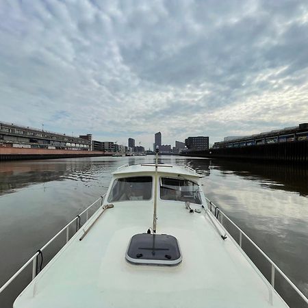 Suesses Motorboot - Bremen Ueberseestadt エクステリア 写真