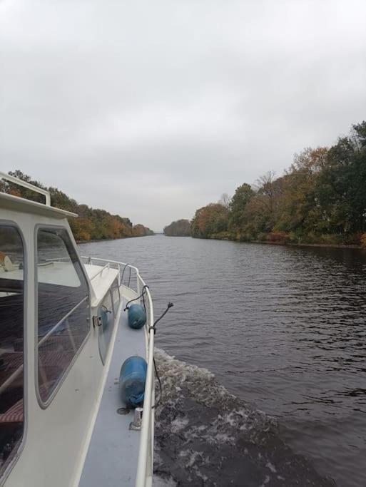 Suesses Motorboot - Bremen Ueberseestadt エクステリア 写真