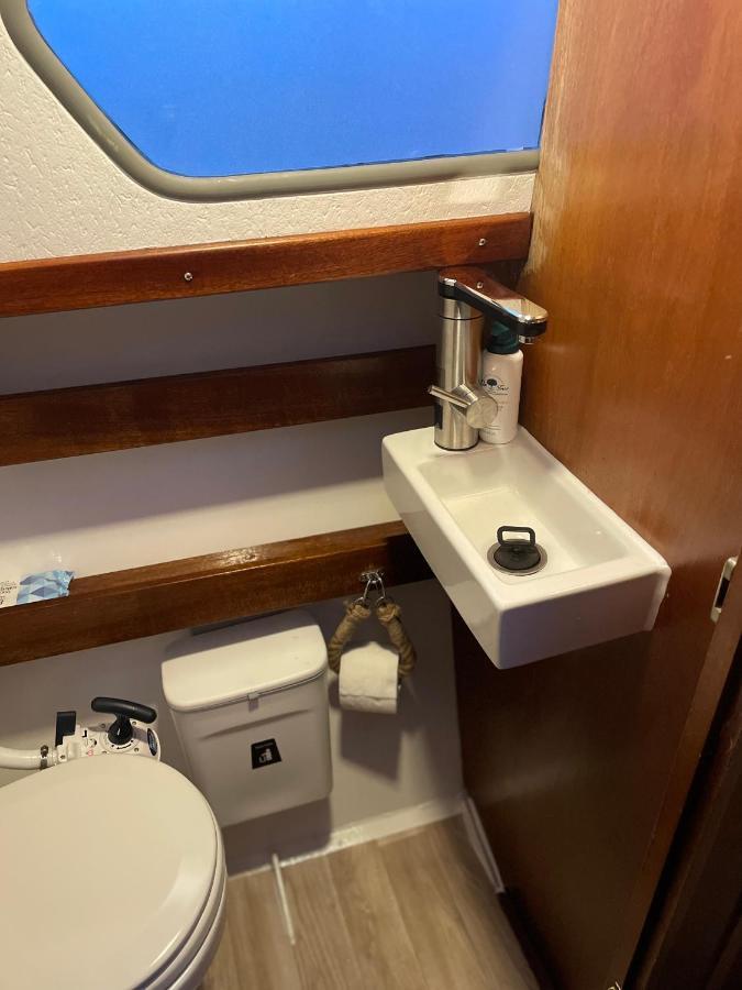 Suesses Motorboot - Bremen Ueberseestadt エクステリア 写真