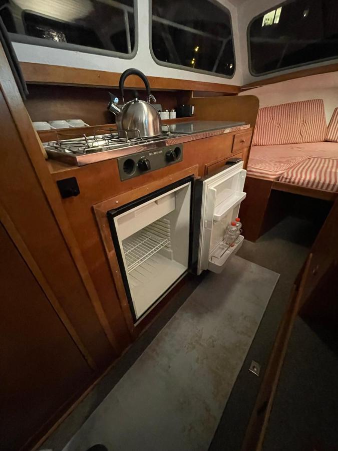 Suesses Motorboot - Bremen Ueberseestadt エクステリア 写真