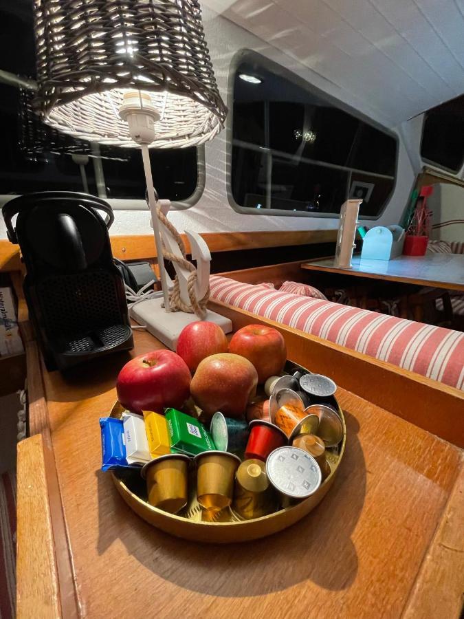 Suesses Motorboot - Bremen Ueberseestadt エクステリア 写真